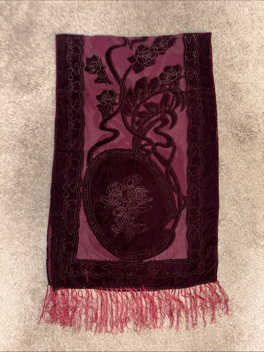 🥀 {FINAL SALE} Vintage Velvet Floral Burnout Shawl ~ Burgundy - Picture 4 of 10
